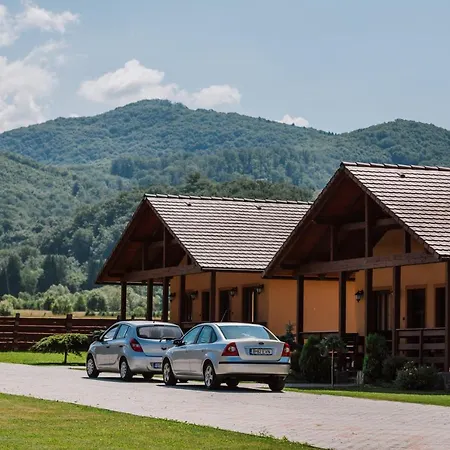 Complex Turistic Han Pescaresc Eremitu Exterior photo