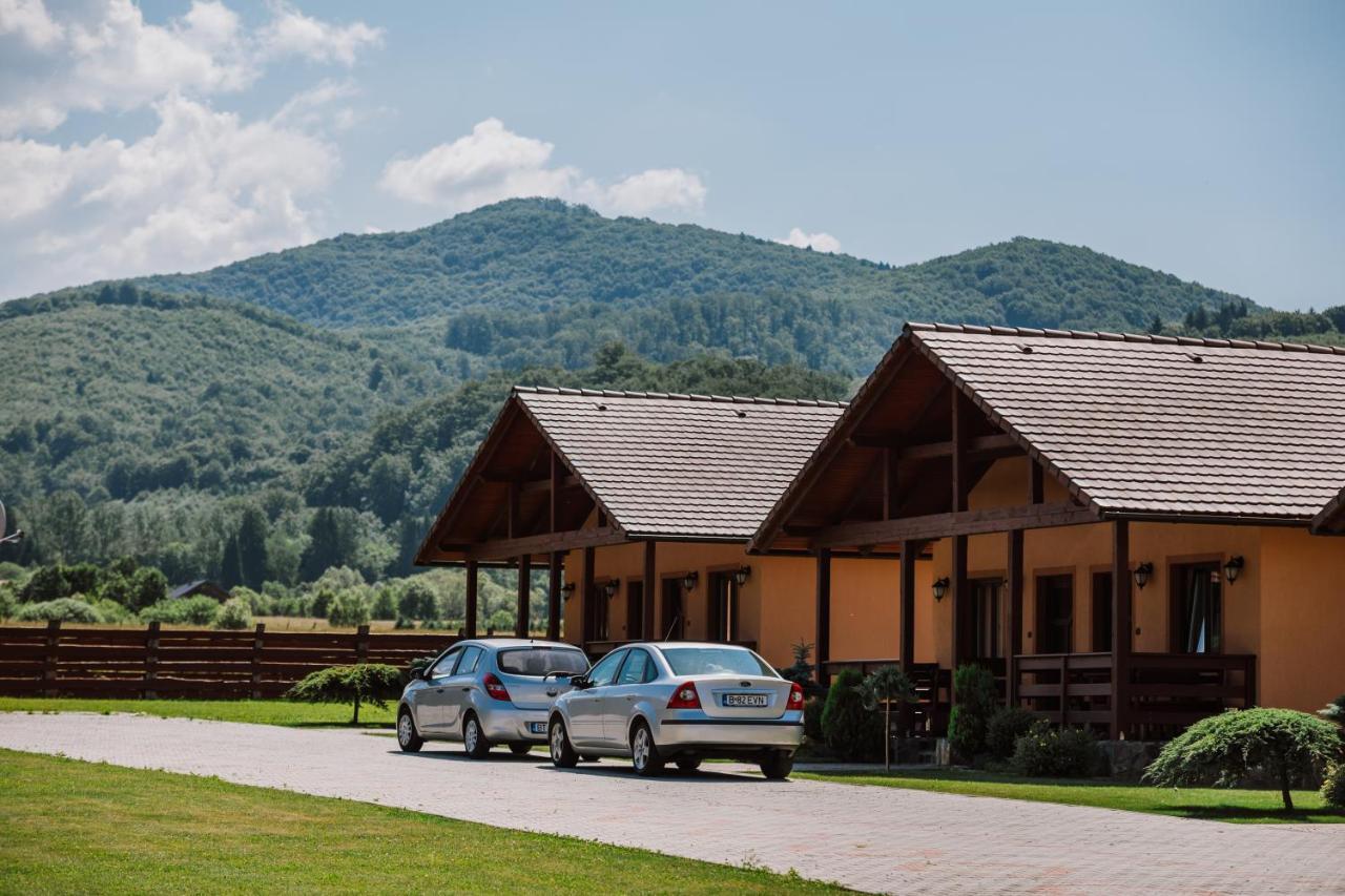 Resort Complex Turistic Pescaresc 3*